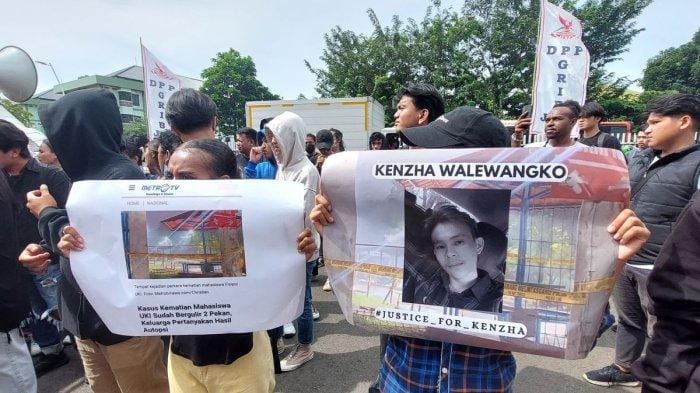 Aksi Unjuk Rasa Mahasiswa UKI